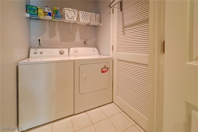 Building Photo - 1300 Misty Pines Cir