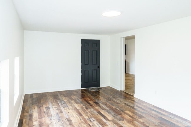Building Photo - 3BR Home in Shell Point – Sunroom | Garage | Prime Location