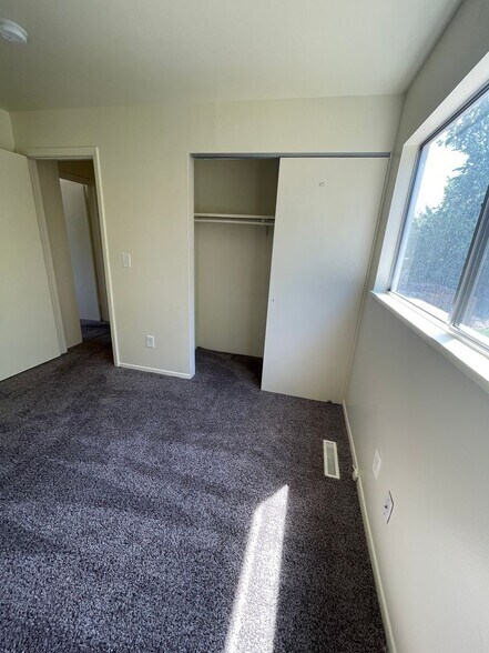 Building Photo - 1303 S Coffman St