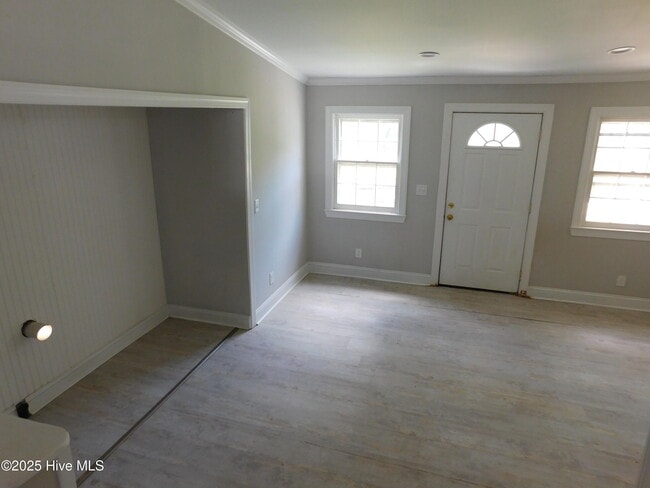 Building Photo - 304 Avenue A