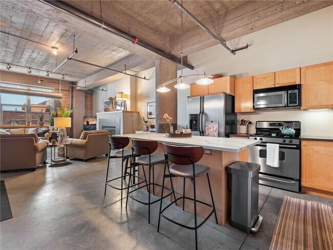 Primary Photo - 901 N 3rd St
