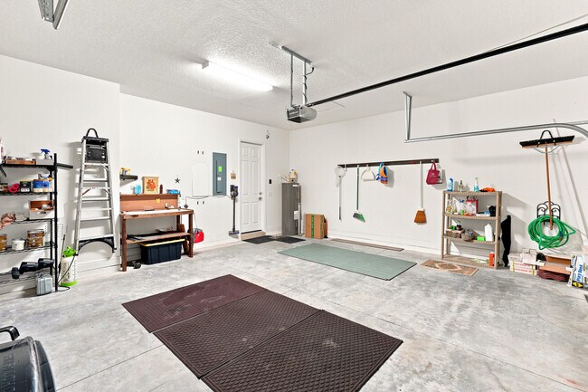 Building Photo - 10263 SW Reggiani Rd