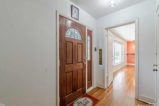 Building Photo - 416 Alexander Hamilton Dr