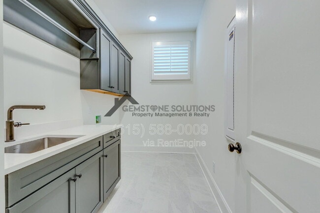 Building Photo - 1001 Championship Blvd