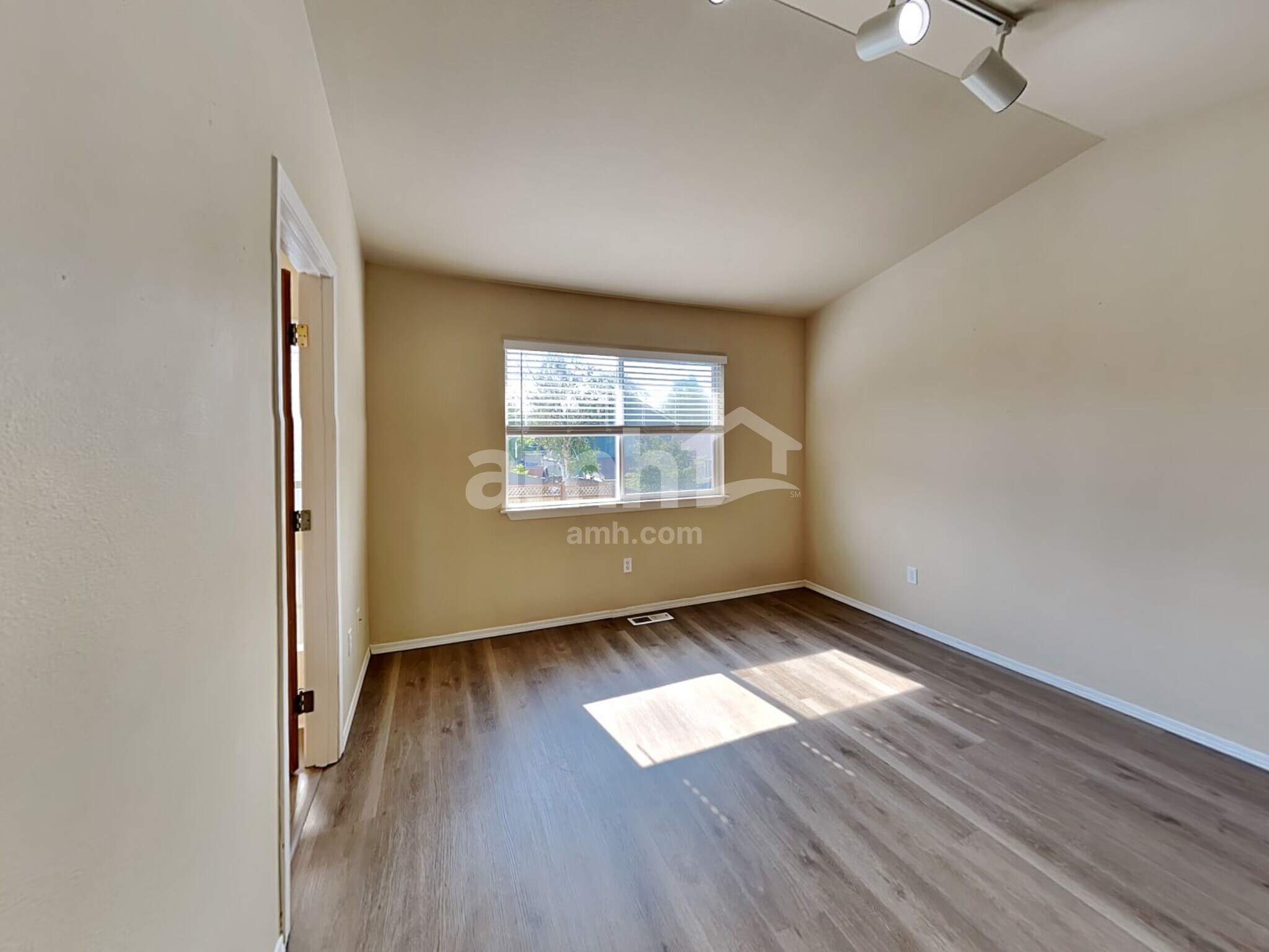 Building Photo - 19610 15th Avenue Ct E