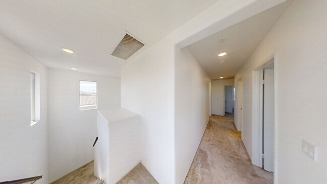 Building Photo - Beautiful 2 Story 4 Bedroom 3 Bathroom hom...