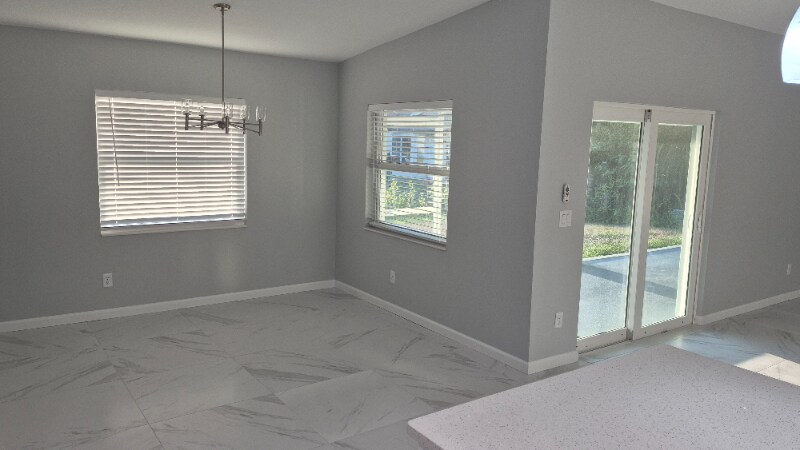 Building Photo - 661 Myra Ln NW