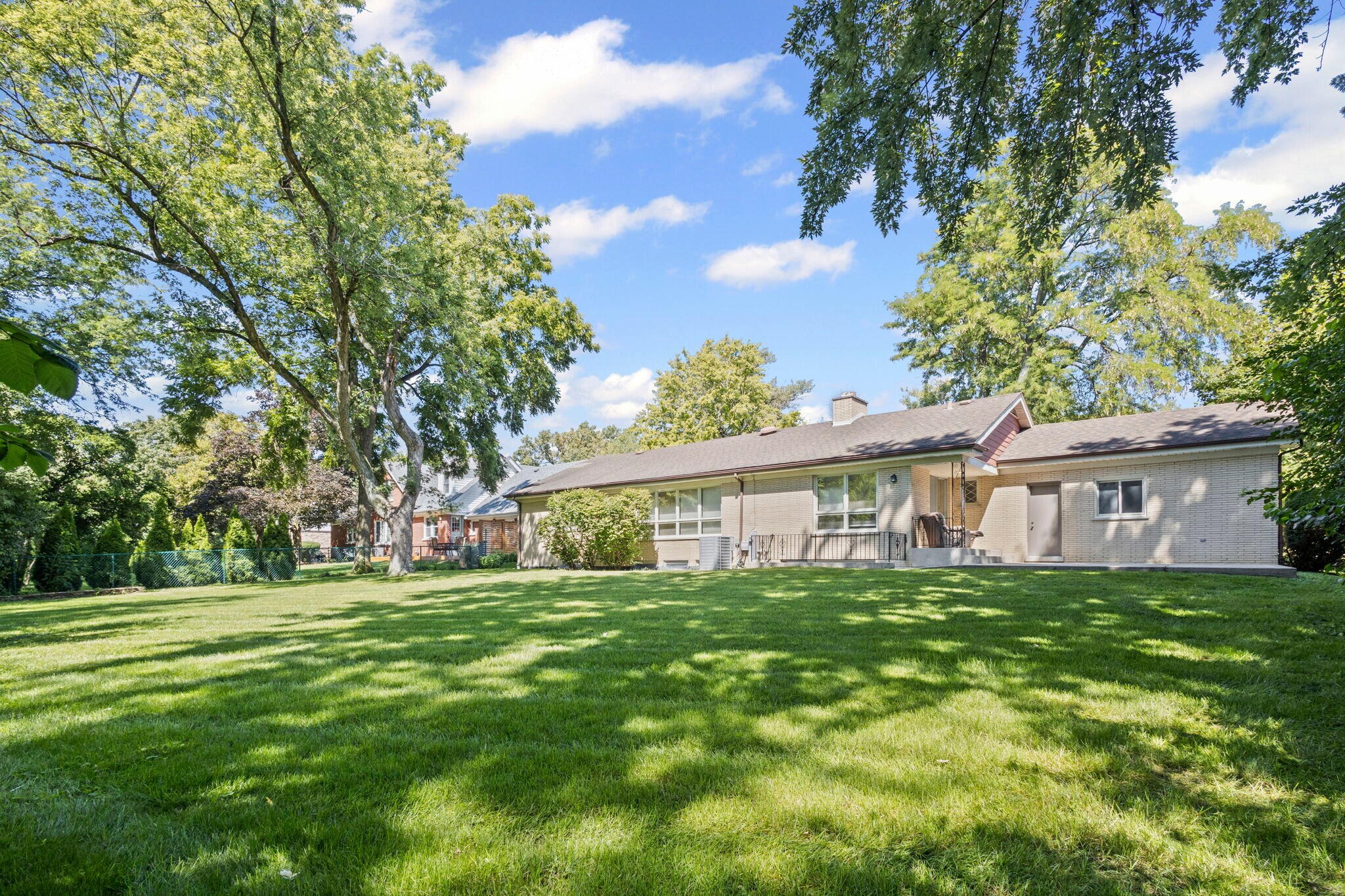 Building Photo - 2712 2nd Private Rd