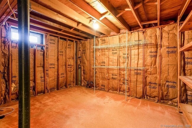 Building Photo - 150 Long Hill Dr