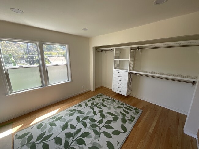 Building Photo - 2724 Locksley Pl