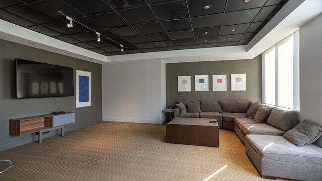 Building Photo - 655 W Irving Park Rd