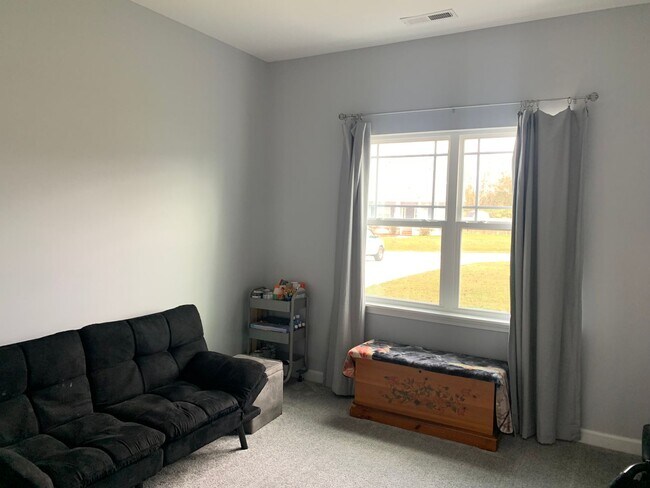 Building Photo - 153 Backfield Pl