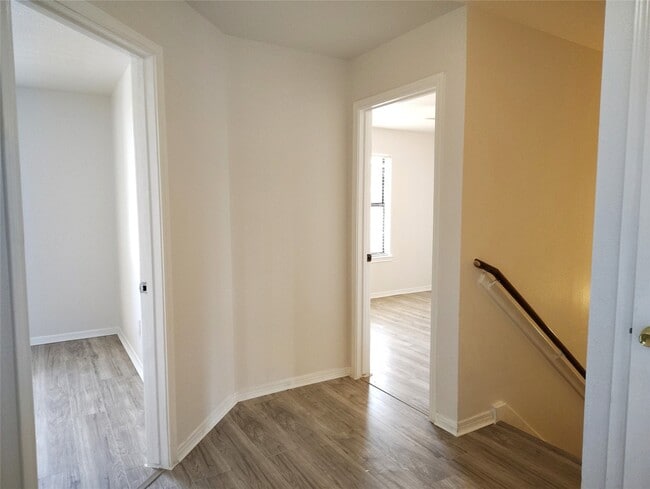 Building Photo - 13835 Purplemartin St
