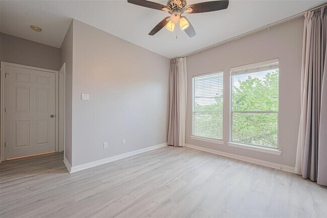 Building Photo - 7130 Harmony Cove