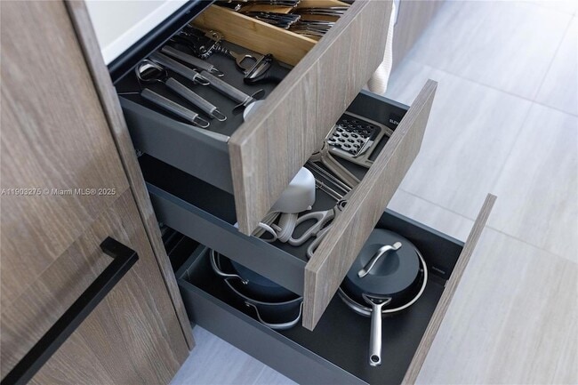 Building Photo - 580 72nd St