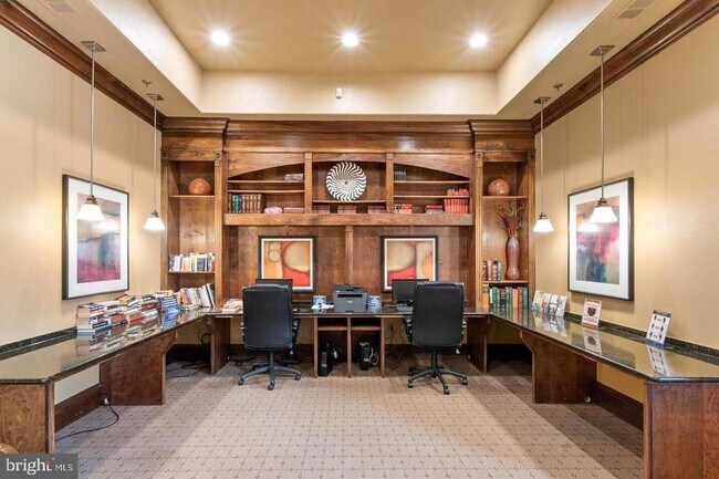 Building Photo - 12954 Centre Park Cir