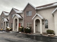 Building Photo - 3 Bedroom Townhome by BYU
