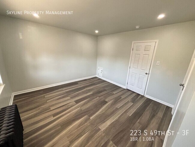 Building Photo - 223 S 49th St