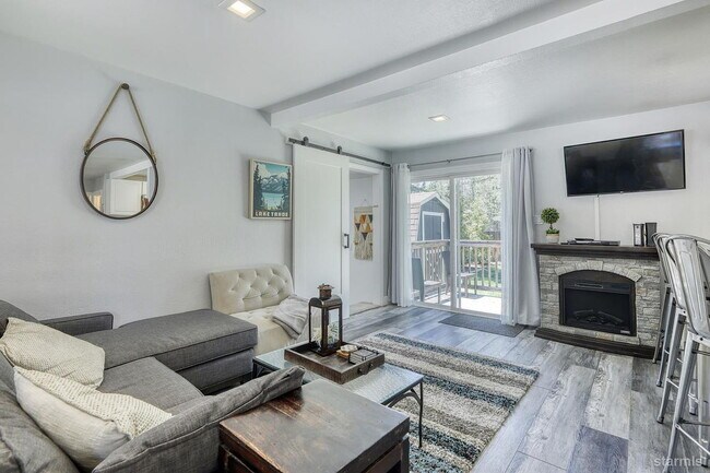 Building Photo - Single Family Home For Rent