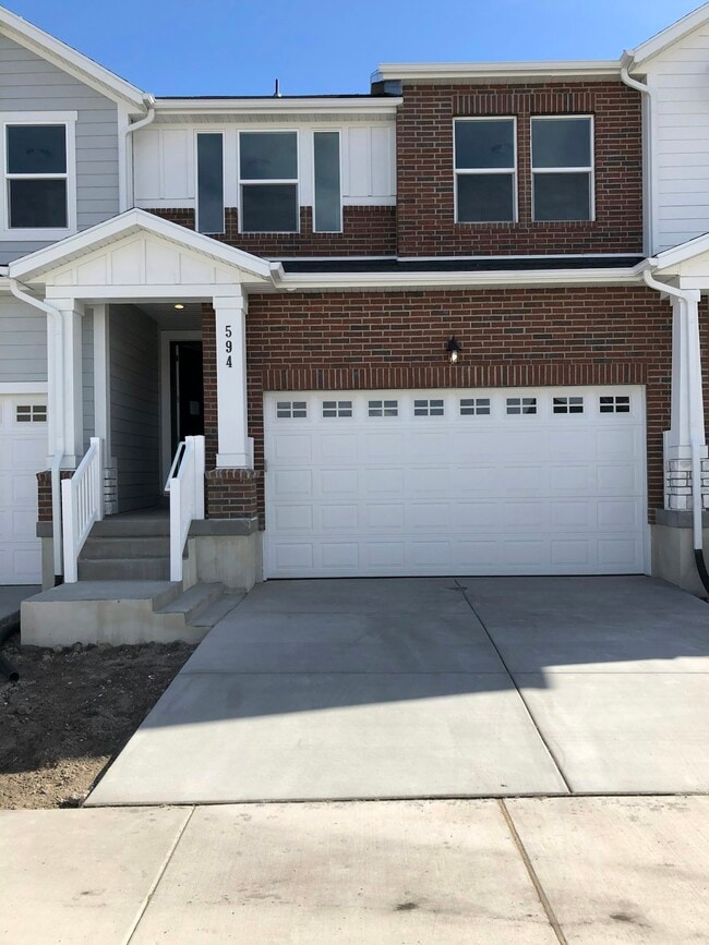 Building Photo - 594 N 260 W