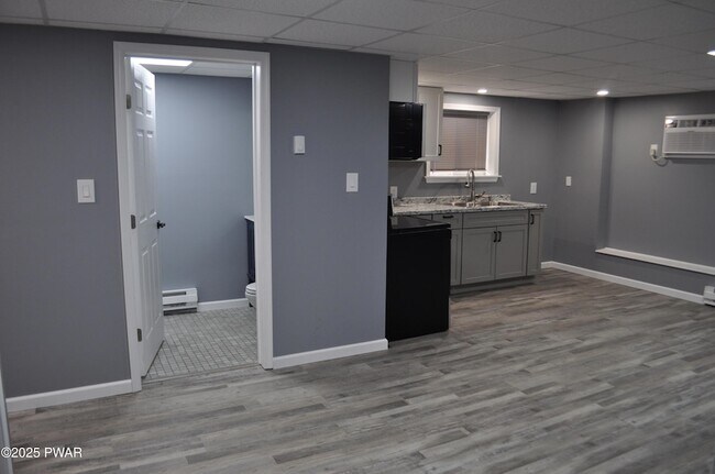 Building Photo - 25 Lizzy Ln