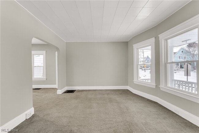 Building Photo - 1501 Botany Ave