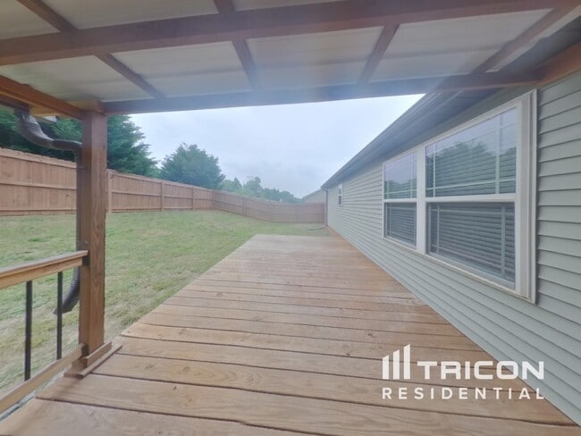 Building Photo - 205 Terilyn Ct
