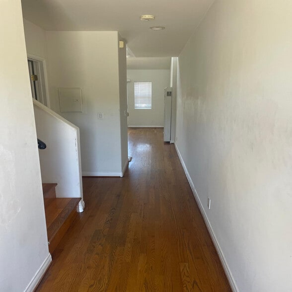 Building Photo - 1302 Electric Ave