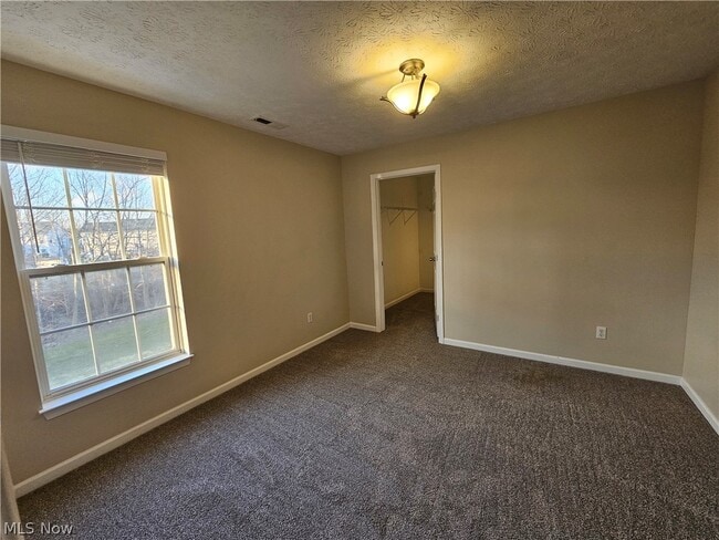 Building Photo - 687 Brookside Ln