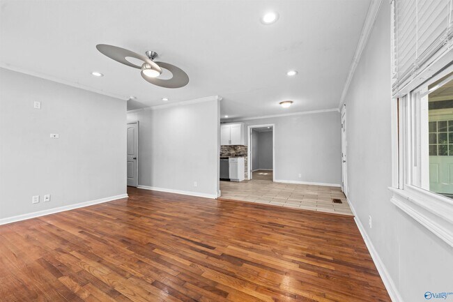 Building Photo - 805 W Arbor Dr NW