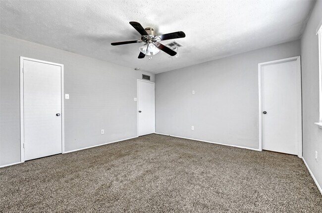 Building Photo - 4350 Kacee Dr