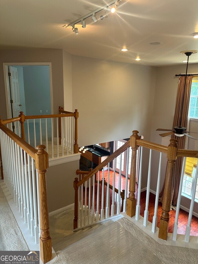 Building Photo - 711 Pine Grove Cir