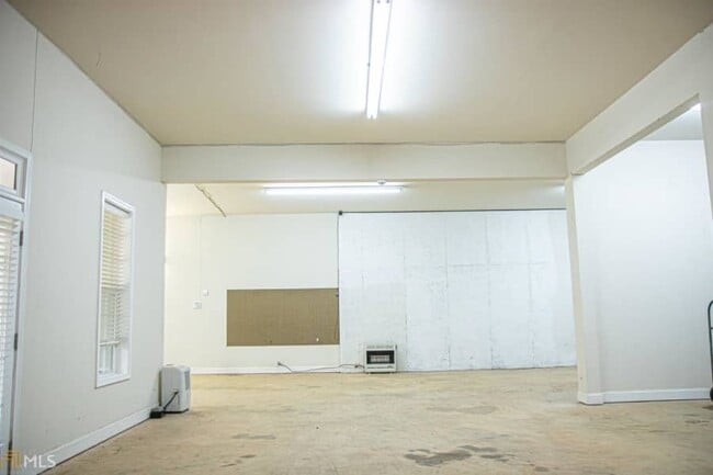 Building Photo - 168 Hamlin Rd