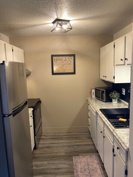 Building Photo - 580 Bookcliff Ave #6