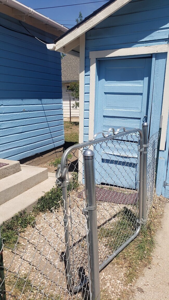 Building Photo - 803 E Flint St