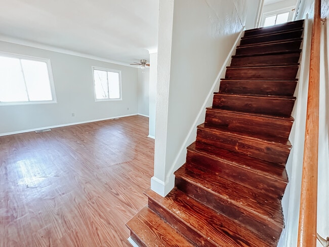 Building Photo - 3025 S Byrne Rd