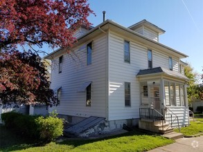 Building Photo - 2121 Walnut St