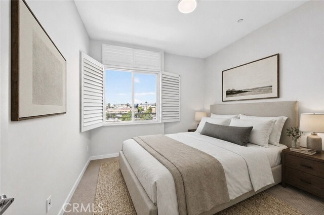 Building Photo - 401 N Serrano Ave