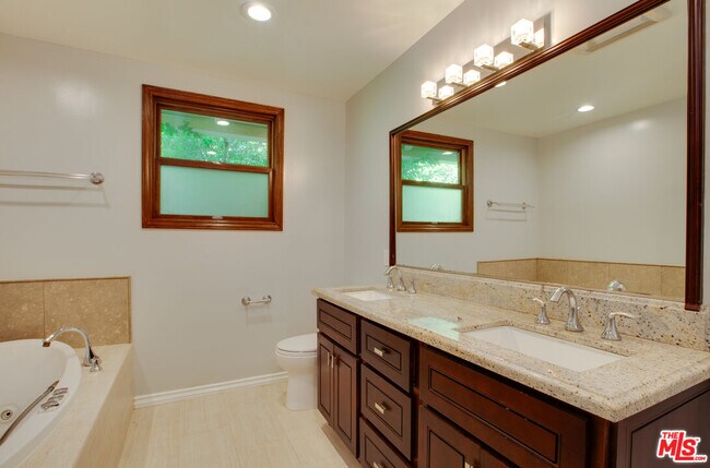 Building Photo - 3363 Colbert Ave