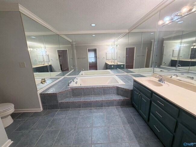 Building Photo - 248 W Lake Cir