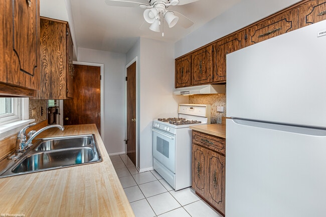 Building Photo - 6645 Riverside Dr