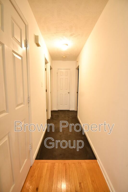 Building Photo - 112 Camrose Ct