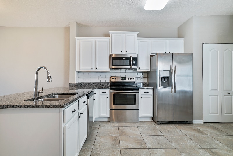 Building Photo - 727 Servia Dr