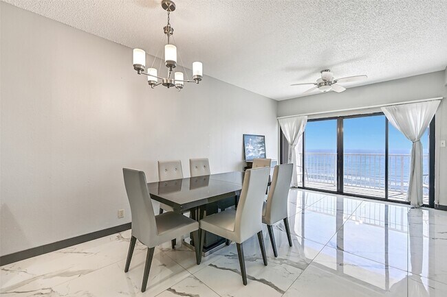 Building Photo - 7700 Seawall Blvd