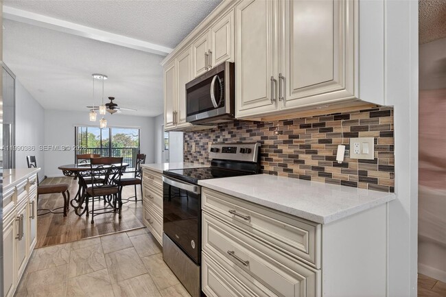 Building Photo - 9670 W McNab Rd