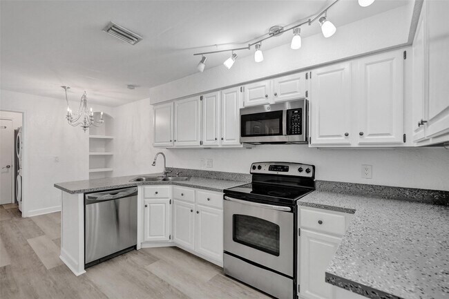 Building Photo - 11652 NW 19th Dr