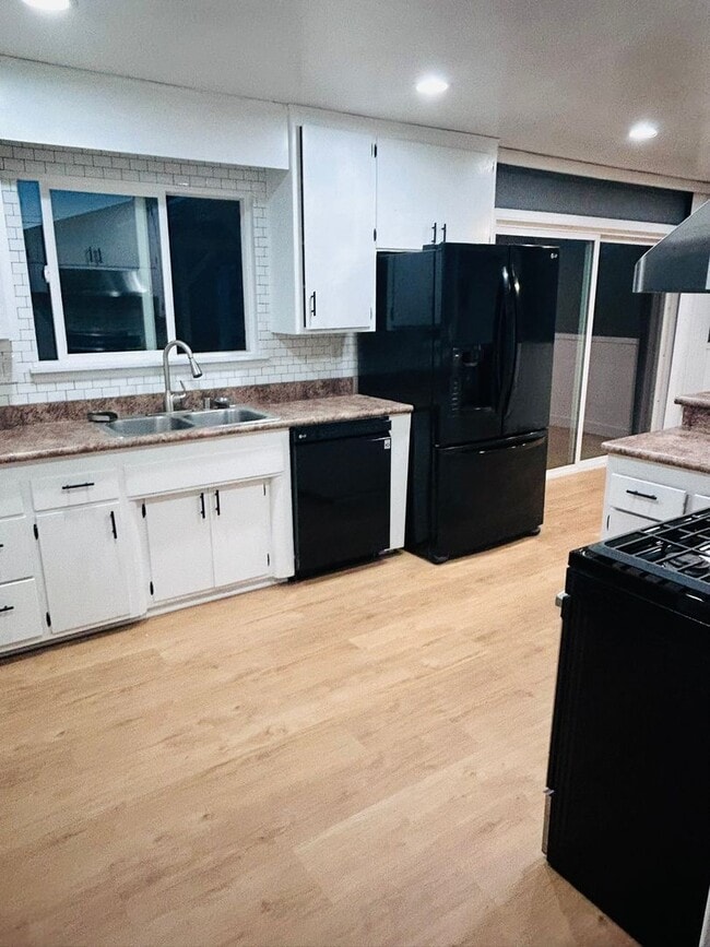 Building Photo - Upgraded 3 Bed / 2 Bath Pool Home with Solar in Lemon Grove