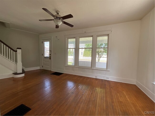 Building Photo - 700 Nellis St