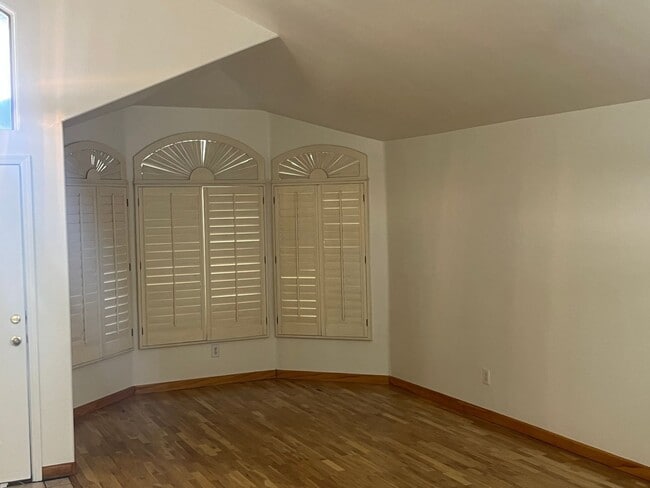 Building Photo - 6455 W Escuda Rd