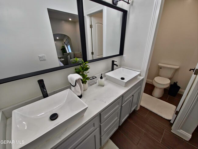 Building Photo - 7321 Cuba Dr